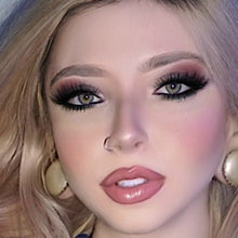 Load image into Gallery viewer, Luisa&#39;s favorite! Get a free GLITTER EYELINER (THE ONE SHE USES IN HER VIDEOS) with the purchase of this palette (LIMITED TIME ONLY)
