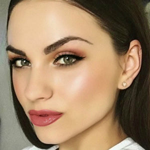 Luisa's favorite! Get a free GLITTER EYELINER (THE ONE SHE USES IN HER VIDEOS) with the purchase of this palette (LIMITED TIME ONLY)